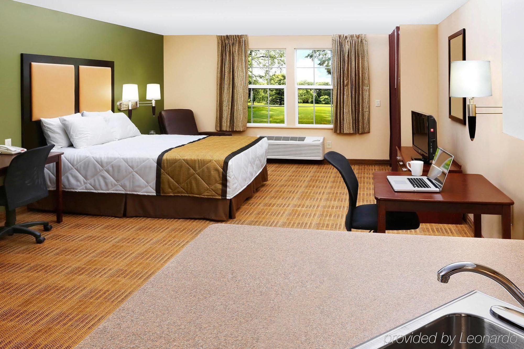 Extended Stay America Suites - Detroit - Southfield - I-696 Фармінґтон-Гіллс Екстер'єр фото